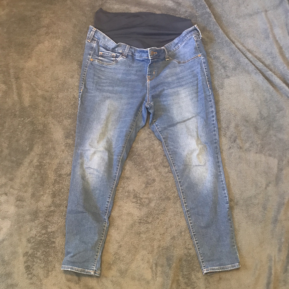 Old Navy Maternity Jeans 16 - Picture 1 of 2